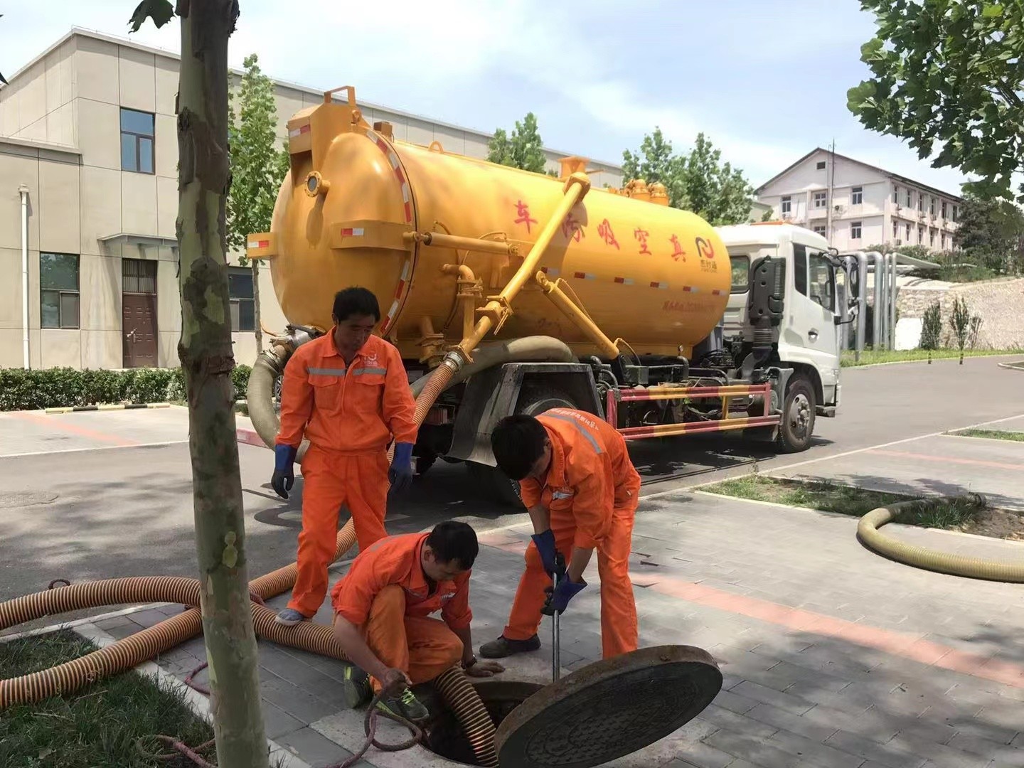 仙居化粪池清理与5-8吨吸粪车施工效率分析